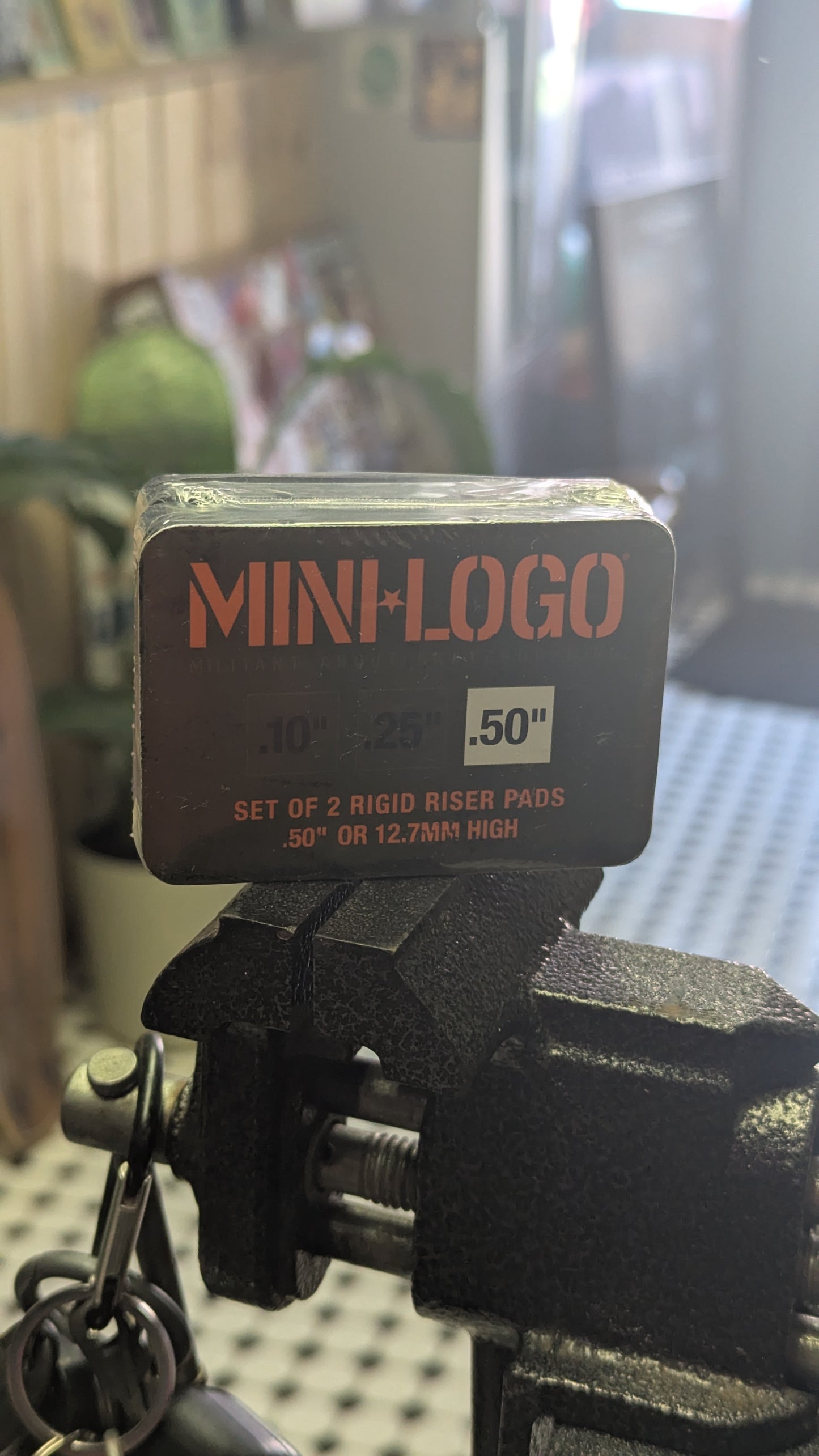 Mini Logo Shock Pads 1/10" Black