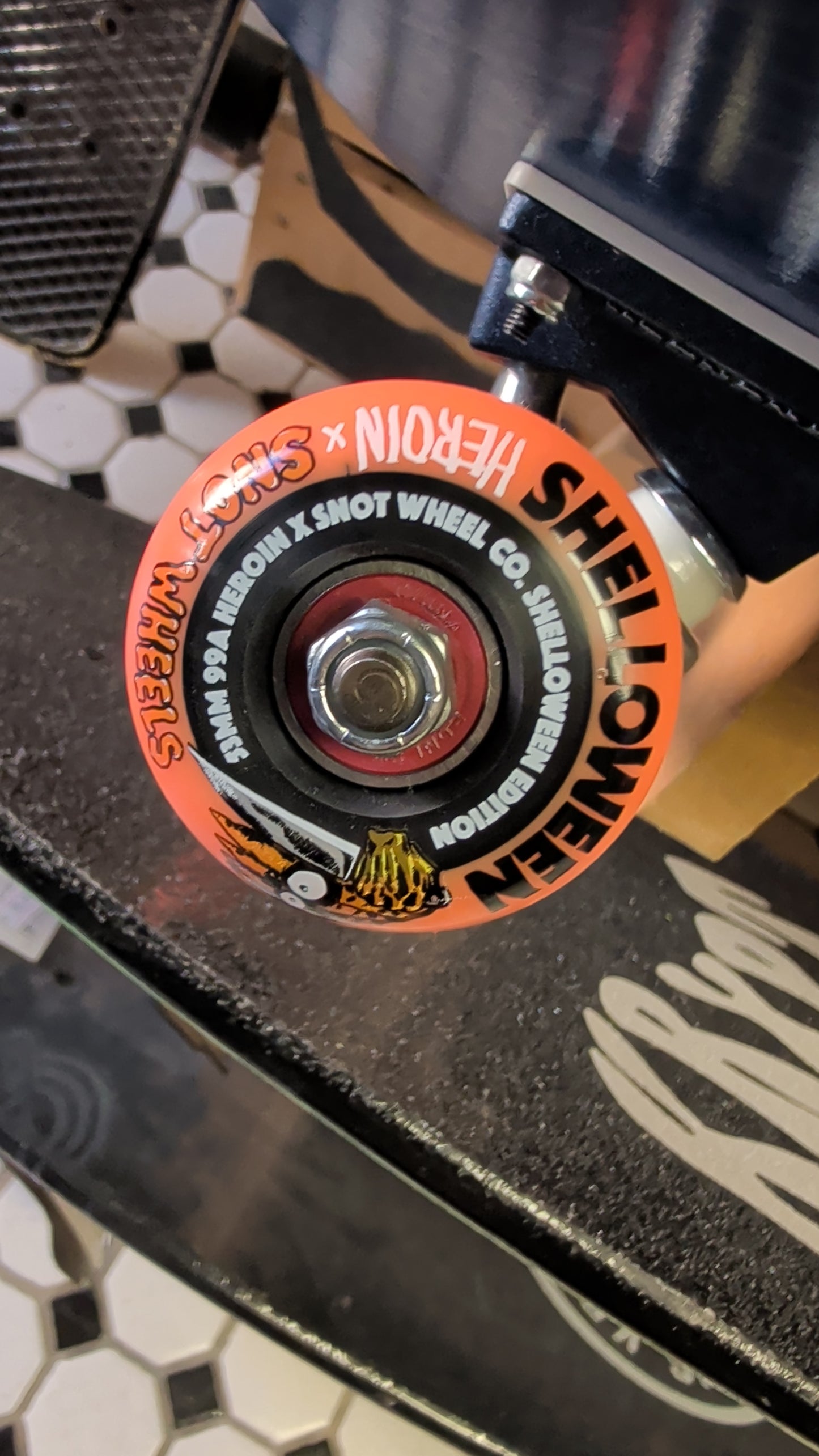 Custom complete skateboard 8.25